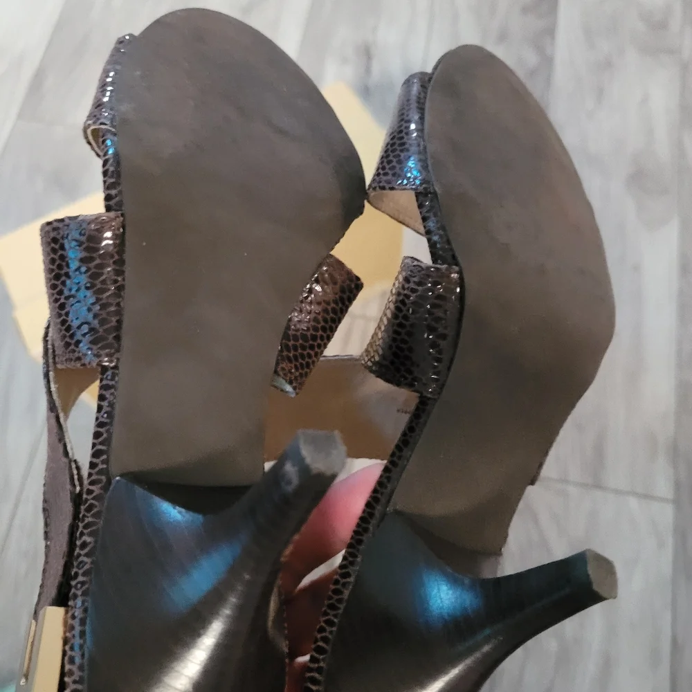 Michael Michael Kors Beverly Embossed Leather Sandals size 8.5M